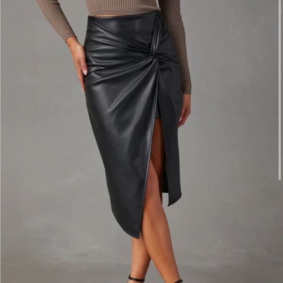 Like Wow twisted skirt-6 - Picture 1 of 9